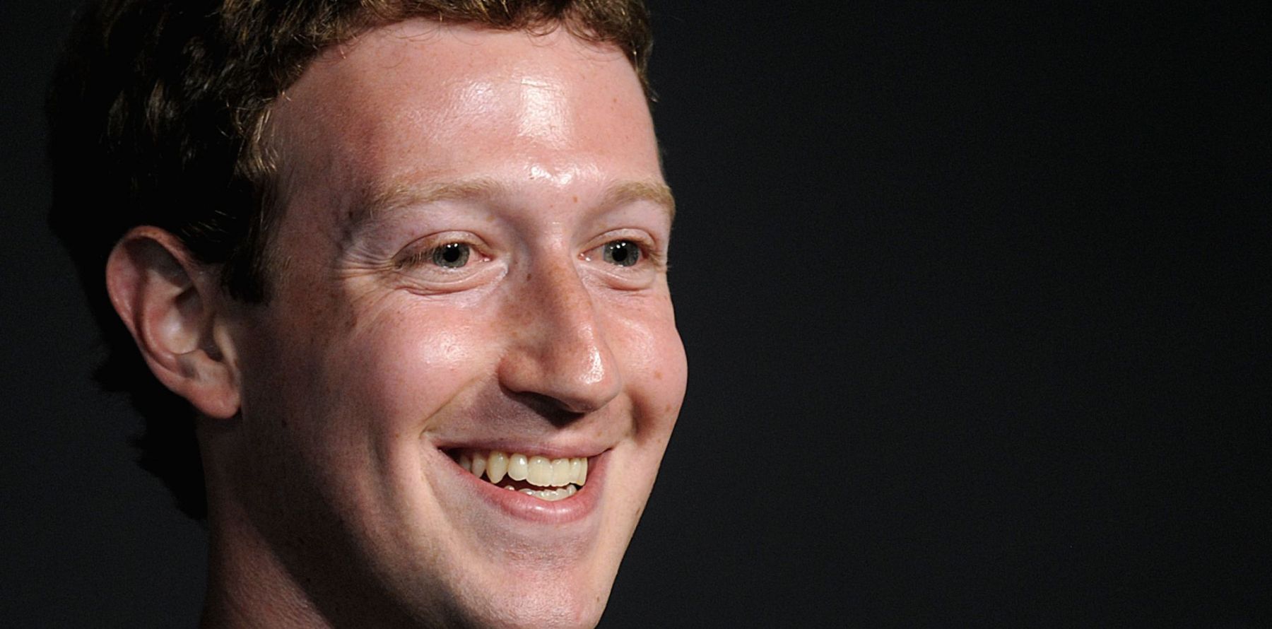 Mark Zuckerberg 29 Ans Le Pdg De Facebook Allégé Dun Milliard De Dollars Purepeople 0689