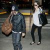 Angelina Jolie et son fils Maddox arrivent au LAX à Los Angeles, le 14 février 2014.