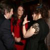 Kate Middleton rencontre Helena Bonham Carter et Sir Trevor Nunn lors de la réception organisée le 17 février 2014 à Buckingham Palace pour célébrer les soixante ans du patronage de la Royal Academy of Dramatic Art par la reine Elizabeth II.