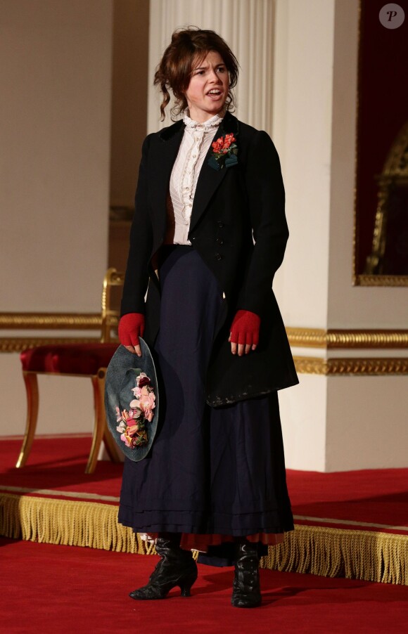 Jessie Buckley sur scène lors de la réception organisée le 17 février 2014 à Buckingham Palace pour célébrer les soixante ans du patronage de la Royal Academy of Dramatic Art par la reine Elizabeth II.