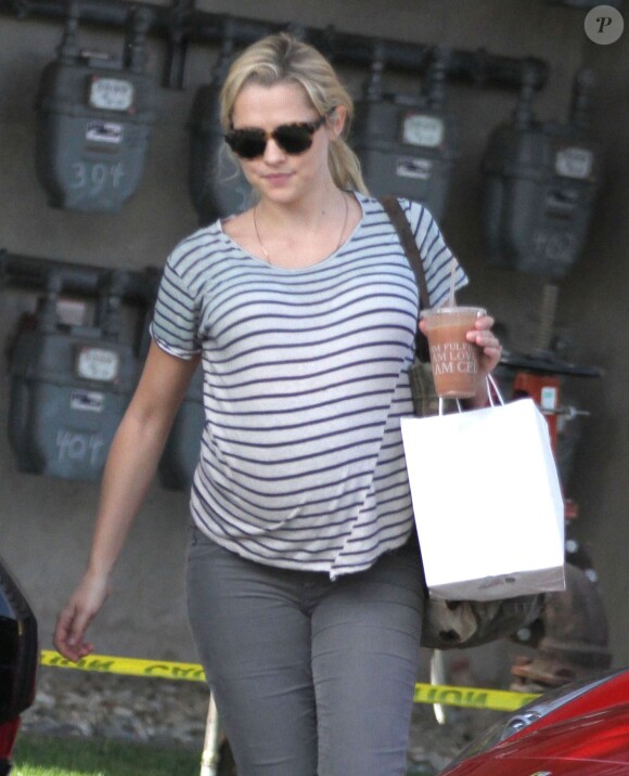 Teresa Palmer (enceinte) à Los Angeles, le 25 Janvier 2014.