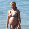 Exclusif - Teresa Palmer enceinte de 8 mois sur la plage pendant les vacances de Noël à Cabo San Lucas, le 19 décembre 2013.