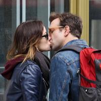 Olivia Wilde, enceinte : Son baiser passionné à son fiancé Jason Sudeikis