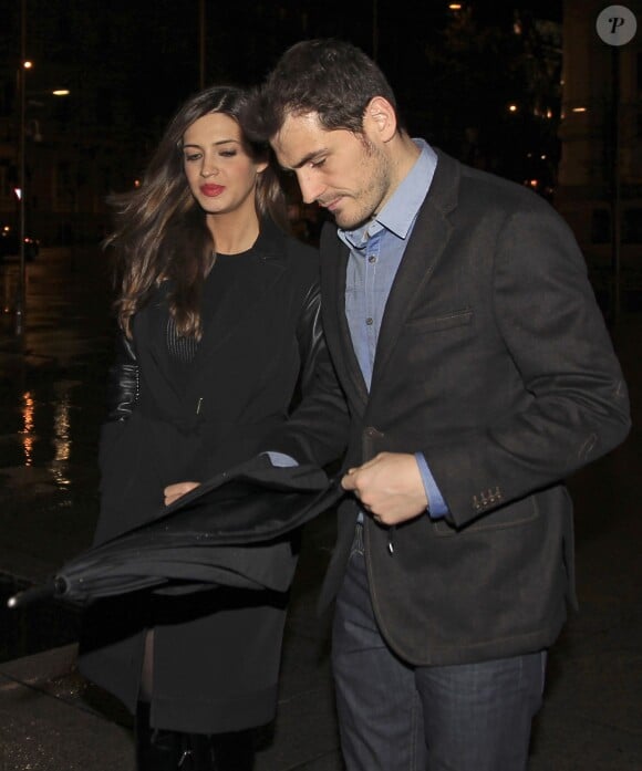 Sara Carbonero et son homme Iker Casillas à la sortie d'un restaurant à Madrid le 16 février 2014