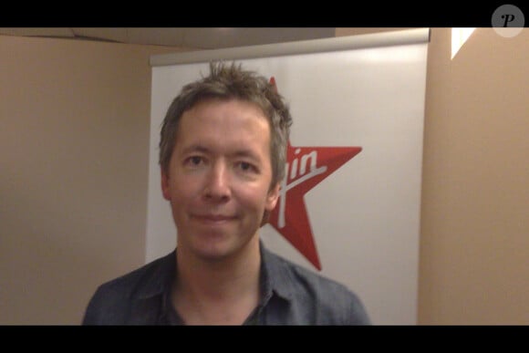 Jean-Luc Lemoine dans les coulisses de Virgin Radio le 24 mai 2013 à Paris.