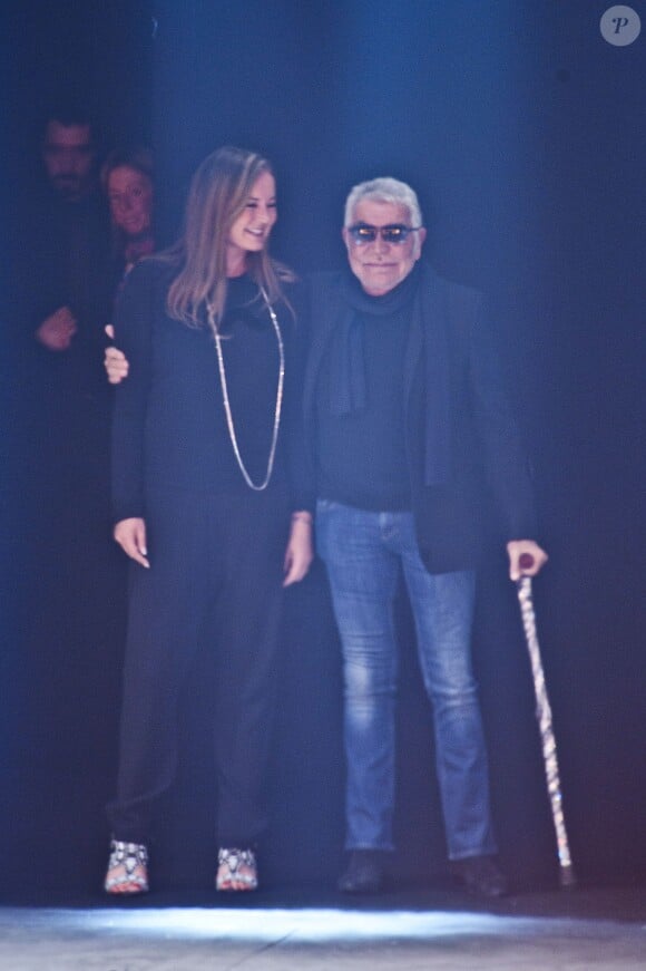 Eva et Roberto Cavalli à l'issue du défilé Roberto Cavalli automne-hiver 2014-2015 à Milan. Le 22 février 2014.
