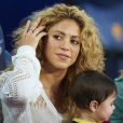 Shakira et son fils Milan lors du match entre le FC Barcelone et Séville à Barcelone, le 19 septembre 2013