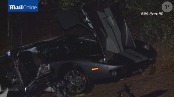 L'état de la Ford GT que conduisait Sami Hayek, après l'accident qui a coûté la vie au passager du frère de Salma Hayek, à Los Angeles, le 23 février 2013.