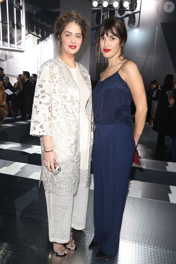 Marie-Ange Casta et Jeanne Damas au défilé H&M au Grand Palais à Paris, le 26 février 2014.
