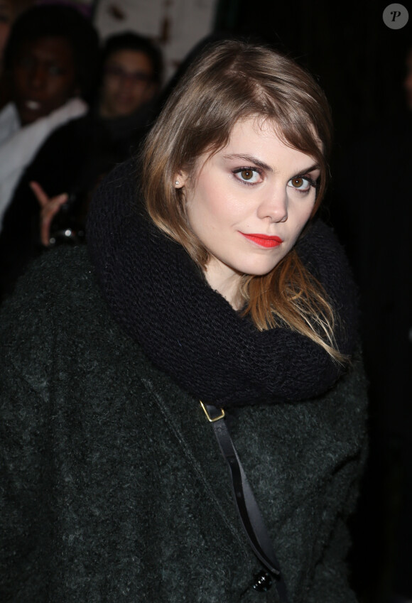 Béatrice Martin (Coeur de Pirate) arrive au défilé H&M au Grand Palais à Paris, le 26 février 2014.