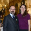 Aurélie Filippetti lorsque le cinéaste iranien Asghar Farhadi a été décoré Officier de l'ordre des Arts et des Lettres au ministère de la Culture à Paris le 27 février 2014