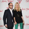 La splendide Claudia Schiffer arrive au 30e anniversaire de la marque Guess à Paris en mai 2012. Elle est au bras de son mari, Matthew Vaughn