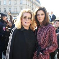 Catherine Deneuve : Séductrice raffinée auprès de sa fille Chiara pour Vuitton