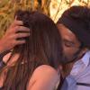 Tendre baiser pour Estelle et Valentino ("L'Amour est aveugle" saison 3 - émission du vendredi 7 mars 2014.)
