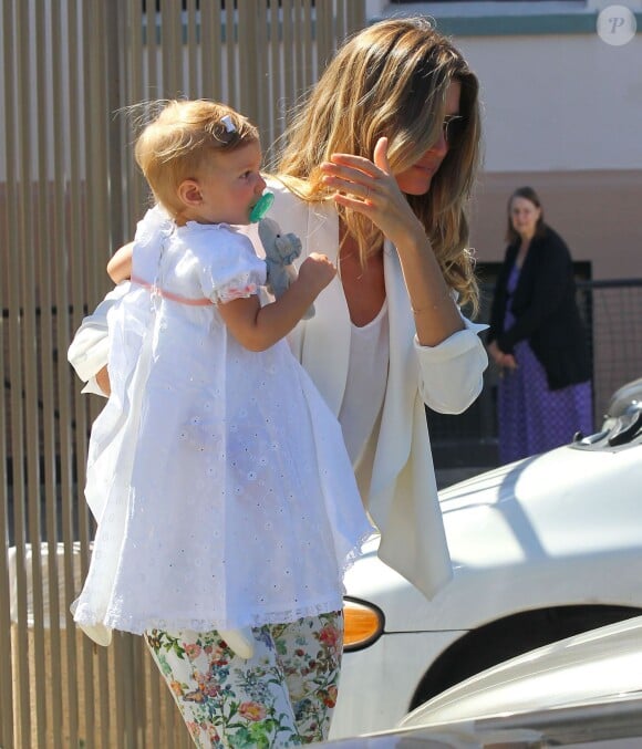 Gisele Bundchen et son mari Tom Brady baptisent leur fille Vivian à Brentwood, le 8 mars 2014.