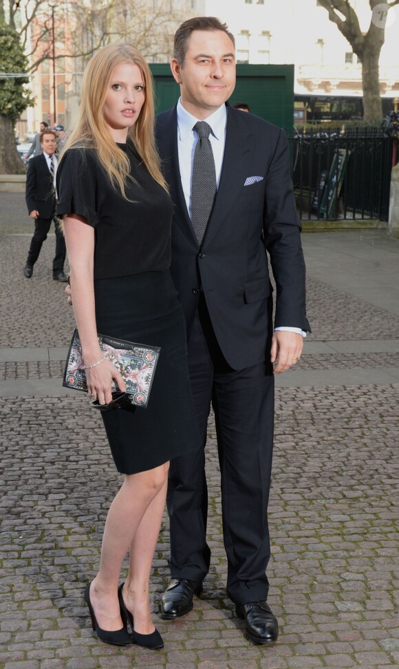David Walliams et sa femme Lara Stone se rendent à une messe en hommage à Sir David Frost à Westminster Abbey à Londres, le 13 mars 2014.
