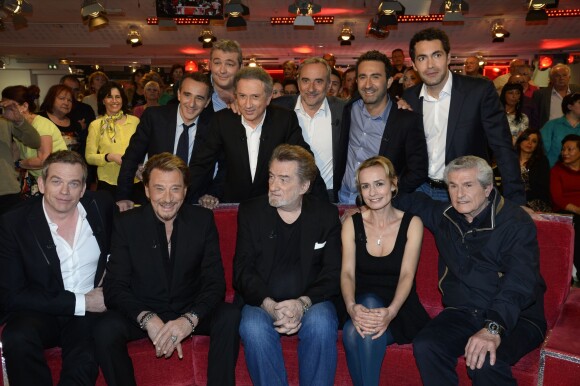 Garou, Johnny Hallyday, Eddy Mitchell, Sandrine Bonnaire, Claude Lelouch, Elie Semoun, Laurent Gamelon, Michel Drucker, Antoine Dulery, Mathieu Madénian et Ben pendant l'enregistrement de l'émission Vivement Dimanche à Paris le 14 mars 2014.