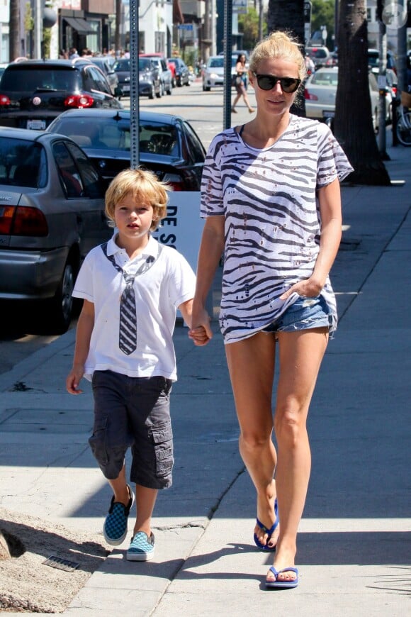 Gwyneth Paltrow et son fils Moses à Los Angeles, le 15 septembre 2013.