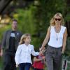 Gwyneth Paltrow, Chris Martin et leurs enfants Moses et Apple à Los Angeles, le 26 octobre 2012.