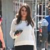 Exclusif - Mila Kunis en pleine session shopping à Los Angeles, le 14 mars 2014.