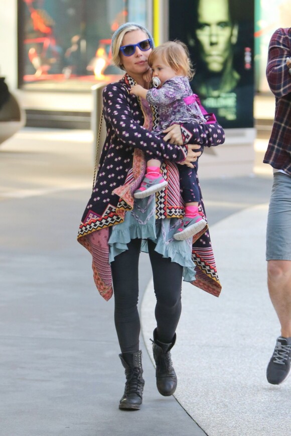 Chris Hemsworth et Elsa Pataky avec leur fille India Rose à Los Angeles le 8 janvier 2014