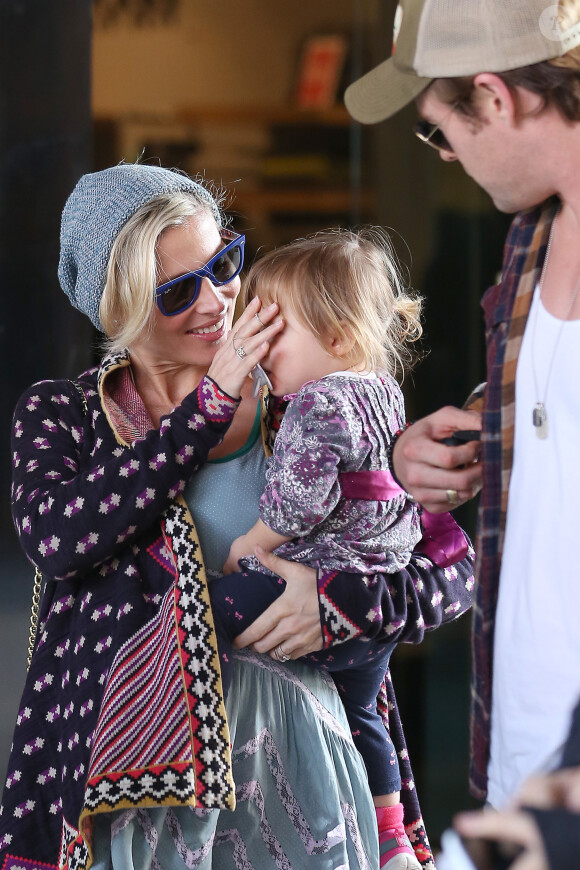 Chris Hemsworth et Elsa Pataky à Santa Monica avec leur fille India Rose à Los Angeles le 8 janvier 2014