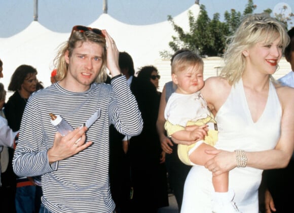 Kurt Cobain, Courtney Love et leur fille Frances Bean aux MTV VMA à Los Angeles, le 1er février 1993.
