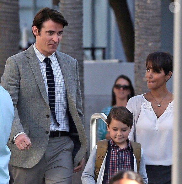 Halle Berry, Goran Visnjic et Pierce Gagnon sur le tournage de "Extant" à Los Angeles, le 17 mars 2014