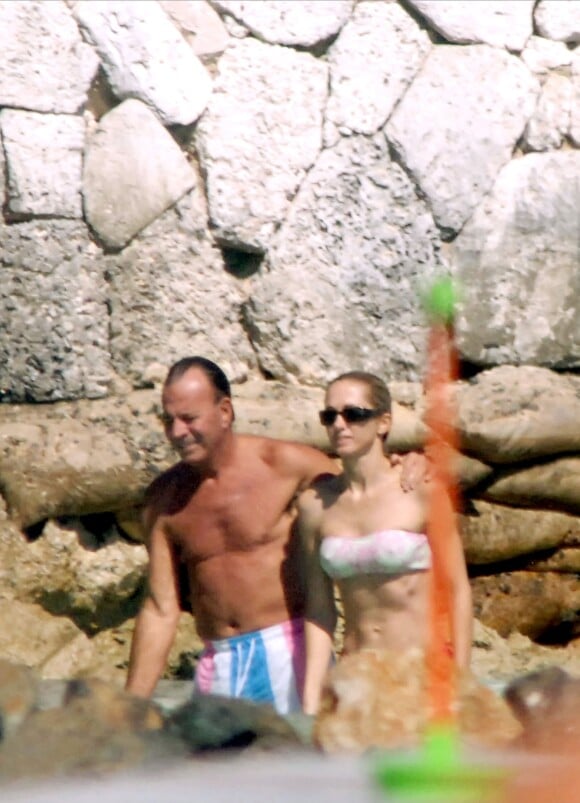 Julio Iglesias et sa femme Miranda en vacances à Punta Cana en 2006