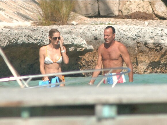 Julio Iglesias et sa femme Miranda en vacances à Punta Cana en 2006