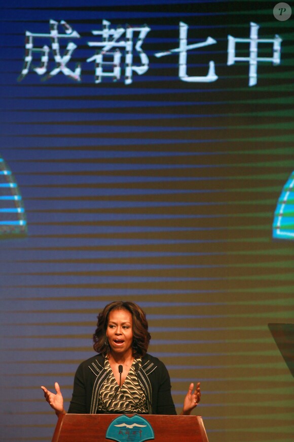 Michelle Obama s'adresse aux étudiants d'un lycée de Chengdu dans la province de Shaanxi en Chine, le 25 mars 2014.