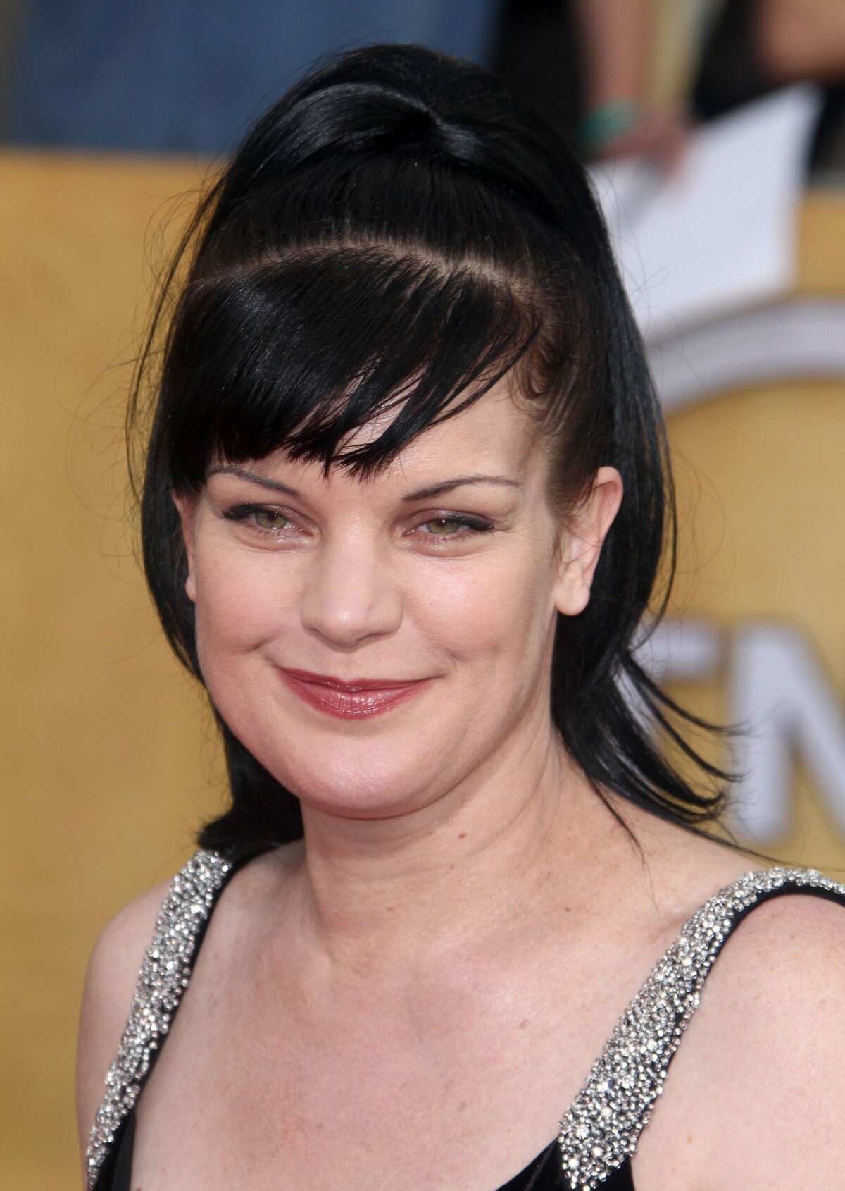 Pauley Perrette: Beyond The Screen - 8dpmy6v