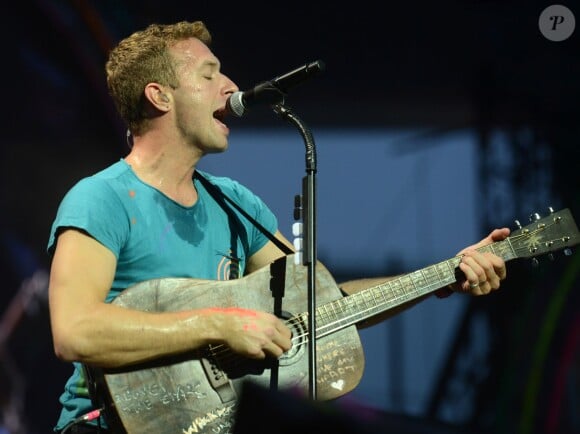 Chris Martin et son groupe Coldplay en concert à Londres, le 1er juin 2012.