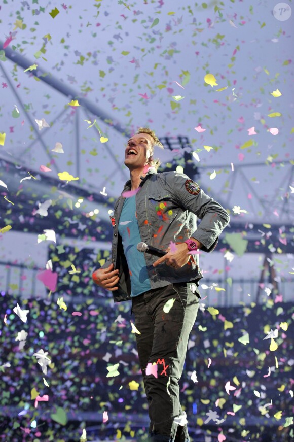 Chris Martin et son groupe Coldplay en concert à Londres, le 1er juin 2012.