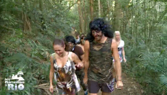 Les Marseillais se rendent dans la jungle - "Les Marseillais à Rio", épisode du 27 mars 2014 diffusé sur W9.