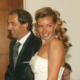 Ingrid Chauvin et Thierry Peythieu lors de leur mariage au Cap-Ferret le 27 août 2011. Le couple a eu la douleur de faire face à la mort de sa file Jade, à 5 mois, en mars 2014.
