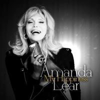 Amanda Lear tacle les ''chanteuses'', Arielle Dombasle et Michèle Laroque...