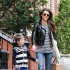 Keri Russell avec son fils River à New York, le 1er avril 2014.