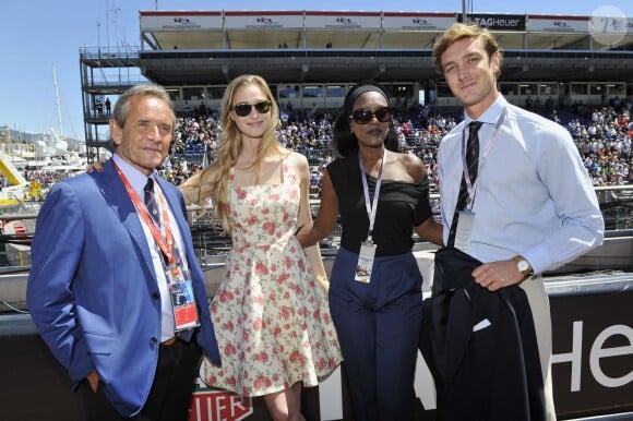 Jacky Ickx et sa femme Khadja Nin, Pierre Casiraghi et sa compagne Beatrice Borromeo au Grand Prix de Formule 1 de Monaco en mai 2013