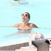 Kate Moss et sa fille Lila profitent de la piscine de leur hôtel au Brésil, à Rio, le 3 avril 2014