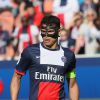 Le capitaine du PSG, Thiago Silva victime d'une fracture de l'os zygomatique porte un masque de protection en carbone lors du match de football PSG-Reims, au Parc des Princes à Paris le 5 avril 2014.