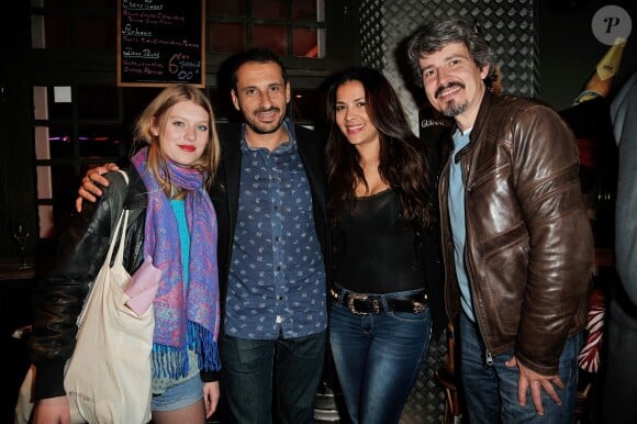 Exclusif - Jéromine Chasseriaud, Gyselle Soares avec son ami le réalisateur Safy Nebbou et Philippe Vasseur - Première de la pièce 'Profs & Cie' au théatre de La Contrescarpe à Paris le 4 avril 2014.