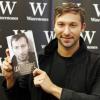Ian Thorpe lors d'une séance de dédicaces de son livre'This Is Me: The Autobiography' à Waterstones, Leadenhall Market, à Londres, le 9 novembre 2012
