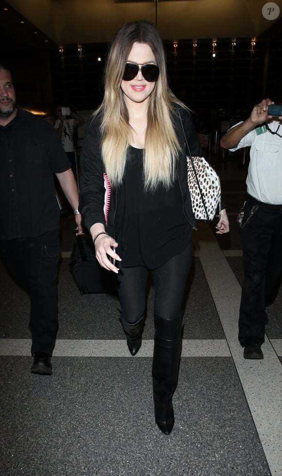 Khloé Kardashian à l'aéroport de LAX à Los Angeles, le 26 mars 2014.