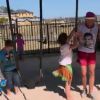 Julien et Shanna avec les enfants dans Les Anges de la télé-réalité 6 sur NRJ 12 le vendredi 11 avril 2014