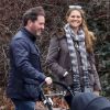 Exclusif - La princesse Madeleine et son mari Chris O'Neill radieux avec leur fille Leonore lors d'une promenade à New York le 30 mars 2014.