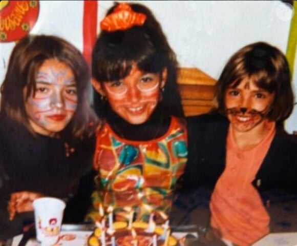 Alexandra Rosenfeld (tout à droite) enfant.