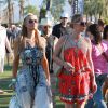 Paris et Nicky Hilton lors du 1er jour du Festival de Coachella à Indio, le 11 avril 2014.