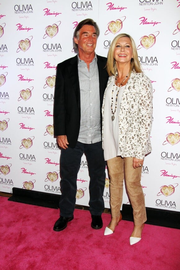 Olivia Newton et John Eastern pour le lancement de son show Summer Nights, à l'hôtel Flamingo de Las Vegas, le vendredi 11 avril 2014.