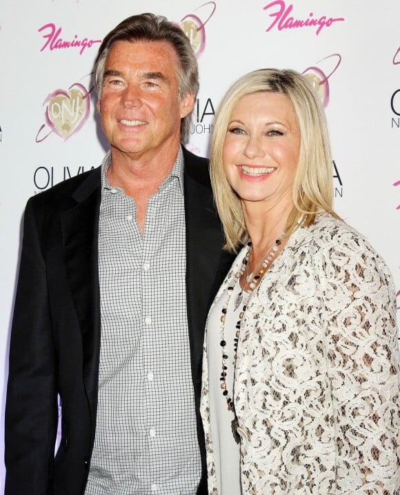 Olivia Newton-John et son mari John Easterling pour le lancement de son show Summer Nights, à l'hôtel Flamingo de Las Vegas, le vendredi 11 avril 2014.